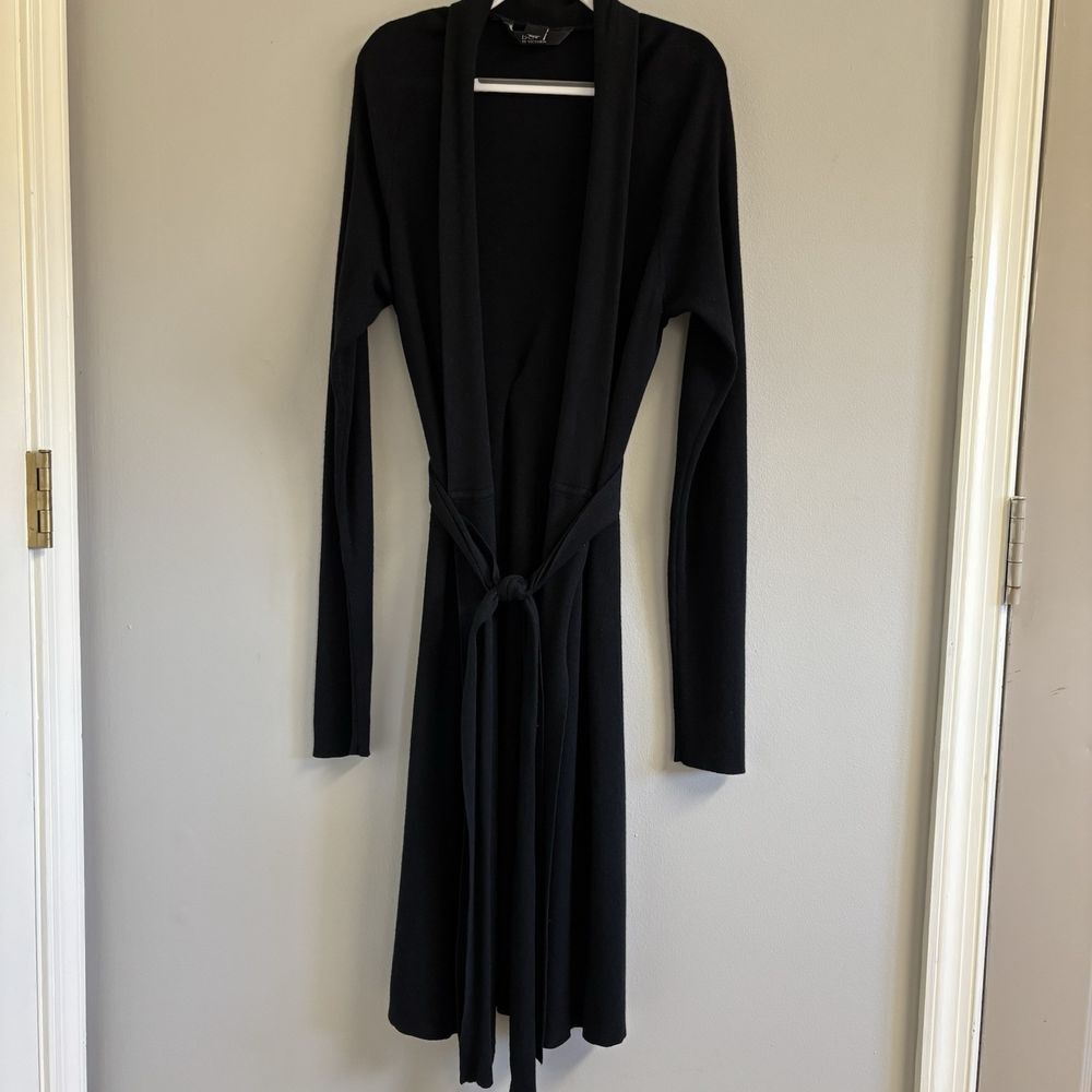 Body By Victoria Women's sweater. Black. XS/S Silk, Rayon, Cashmere blend. comfy
